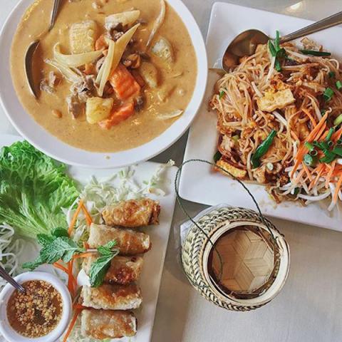 Tried another new-to-us #thairestaurant and it was pretty good! 